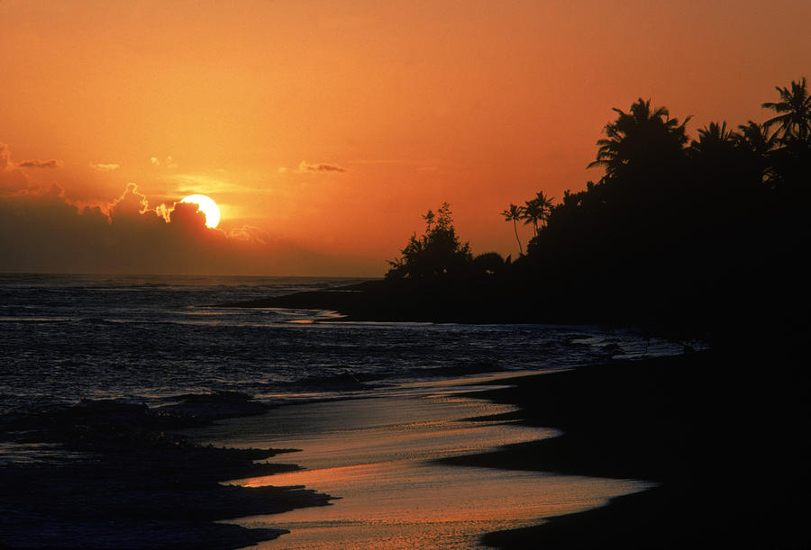 Hawaiian Sunset Photograph by Ray Fairbanks
