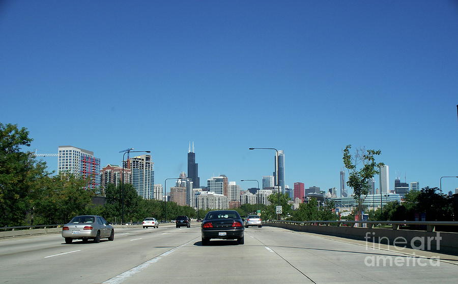 City Photograph - Heading North On Lake Shore Drive in Chicago by Thomas Woolworth