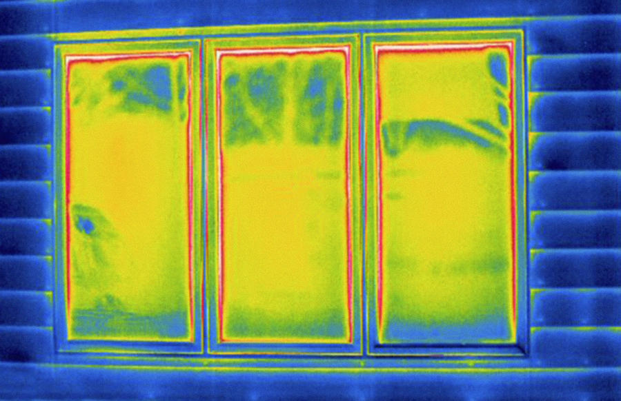 Heat Loss From Windows, Thermogram Photograph by Science Stock Photography