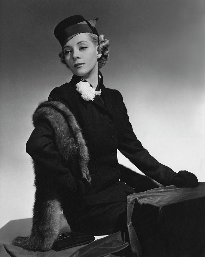 Helen Bennett Wearing A Hockanum Suit Photograph by Horst P. Horst
