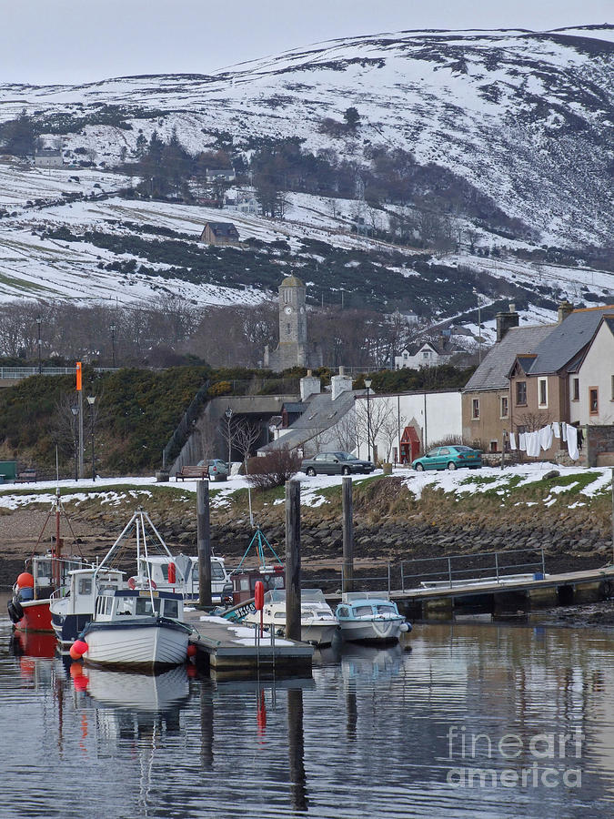 Helmsdale Harbour - Sutherland Photograph by Phil Banks