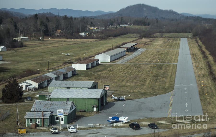 Hendersonville County Airport in North Carolina - Landing Approach 0A7 Photograph by David Oppenheimer
