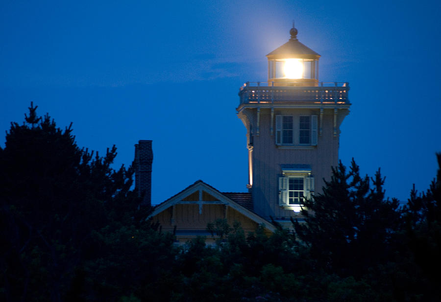 Hereford Inlet Lighthouse at Dusk Photograph by Greg Graham