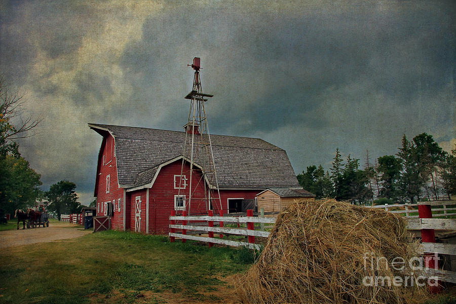 Heritage Barn Photograph by Teresa Zieba