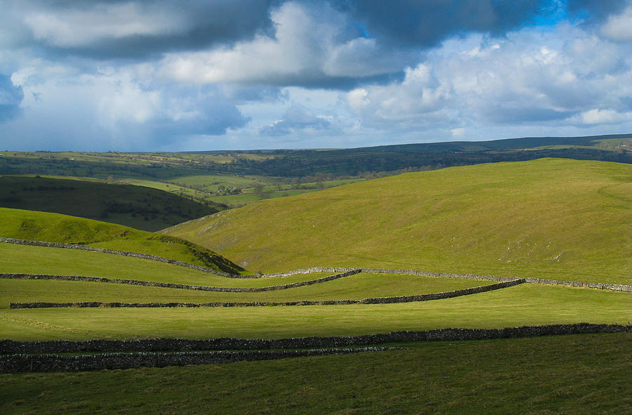 Hills Over Manifold Valley by Stephen Haunts Hills Over Manifold Valley by Stephen Haunts