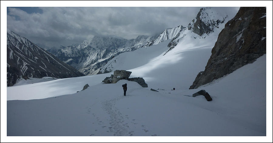 Mountain Photograph - Himalayan Pass by Kedar Munshi