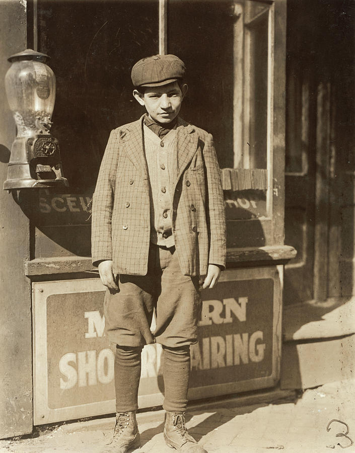 Hine Child Laborer, 1910 Photograph by Granger - Fine Art America