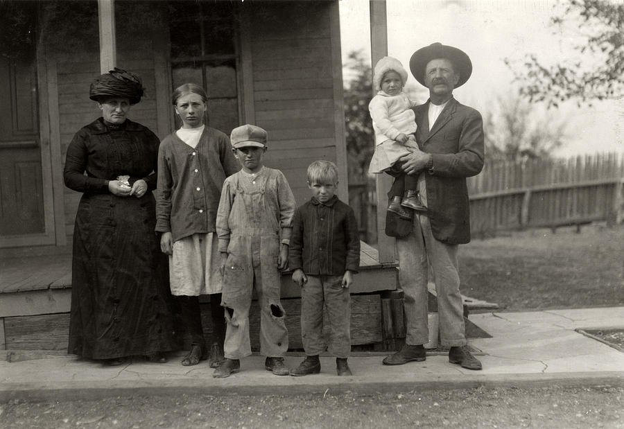 Hine Farm Owners, 1913 Photograph by Granger - Fine Art America