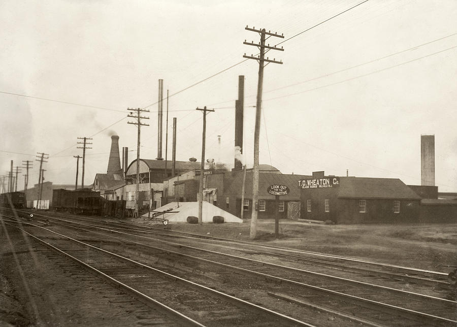 Hine Glass Works, 1909 Photograph by Granger