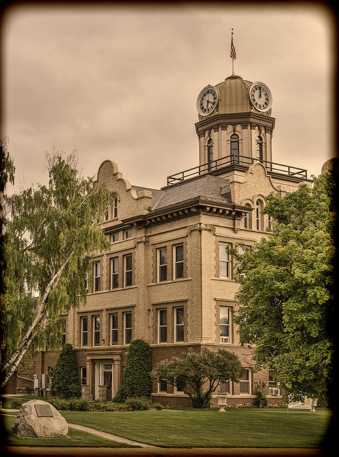Montana Photograph - Historic Fergus County Courthouse by Thomas Young