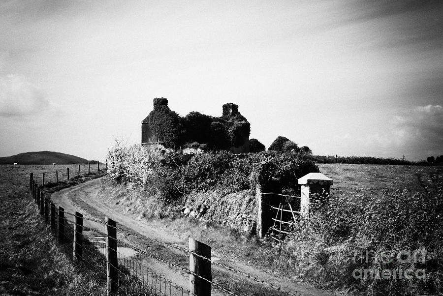 Historic Irish Castle - Black And White Photograph by Birgit Tyrrell