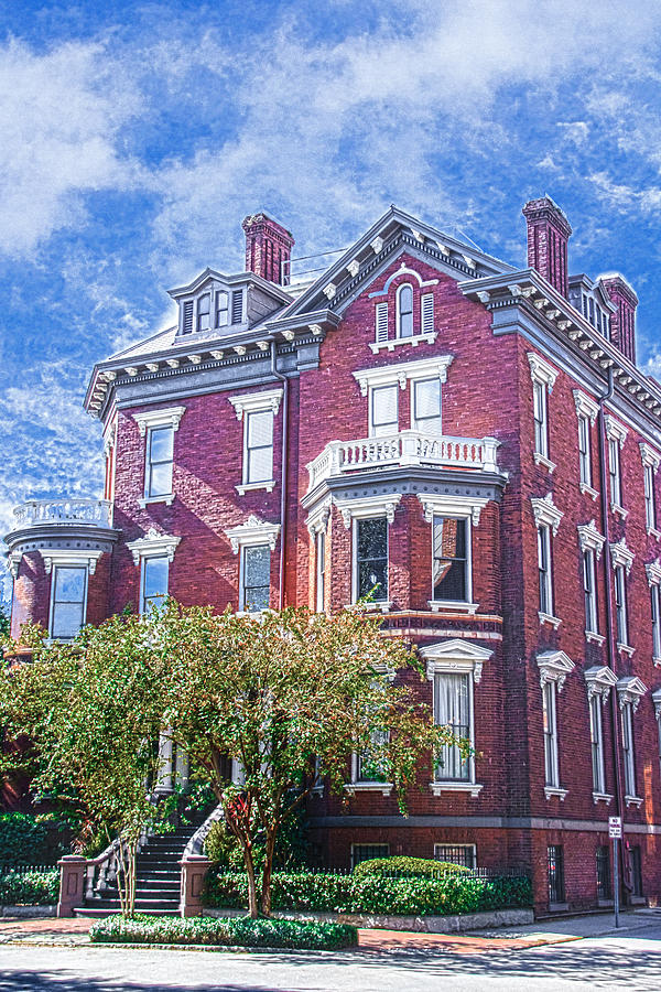 Historic Savannah Mansion Photograph by Judy Hall-Folde