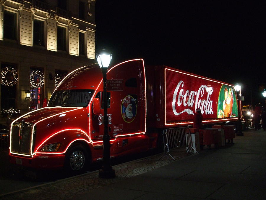 Peterbilt Truck Photograph - Holidays are Coming by Dom Garvey