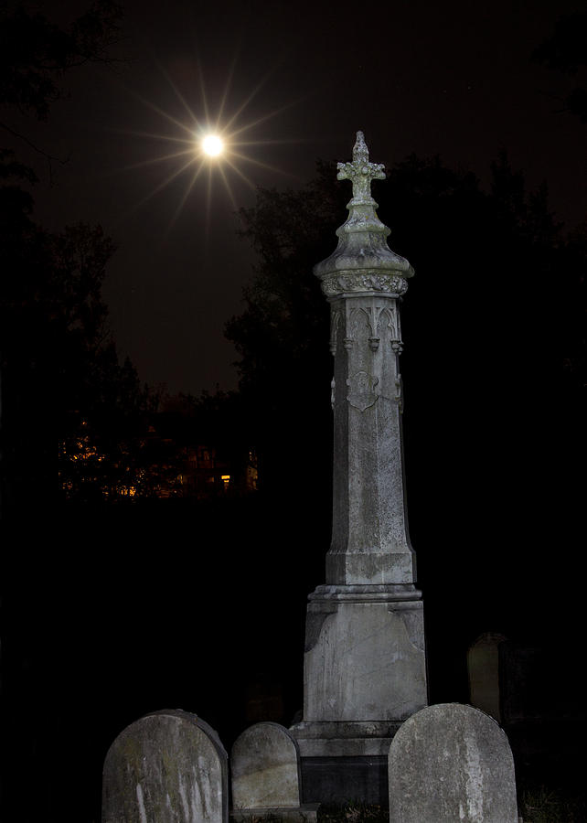 Hollywood Cemetery Moon Rise Photograph by Jemmy Archer