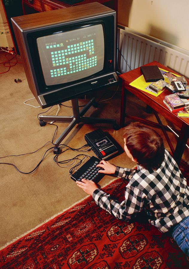 Home Computer Use Photograph by Martin Dohrn/science Photo Library ...