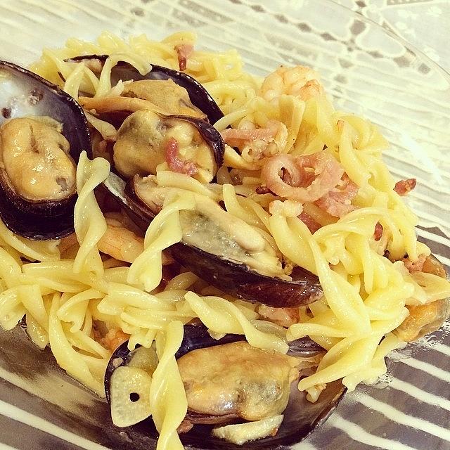 Home Cook White Wine Mussel Prawn & Photograph by Beatrice Looi
