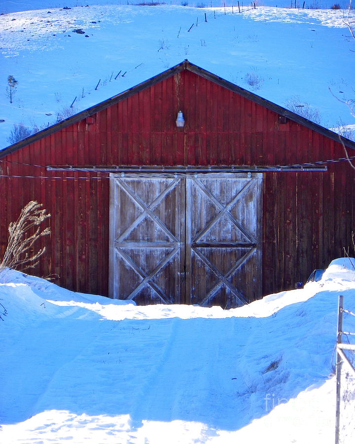 Homestead Barn Photograph by KD Johnson