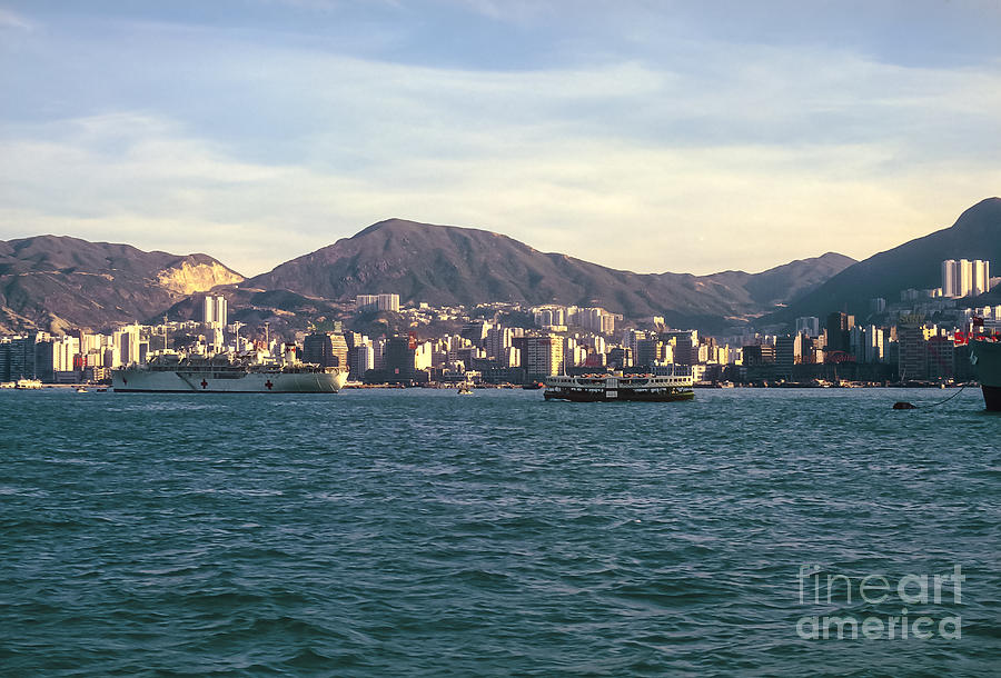 Hong Kong Harbor Photograph by Bob Phillips