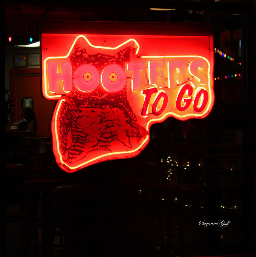 Hooters Photograph by Suzanne Gaff