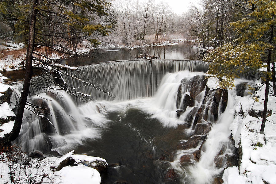 Horseshoe Falls In Winter Photograph by Dan Myers