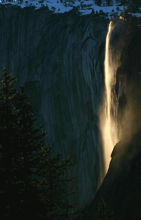 Yosemite National Park Photograph - Horsetail falls on fire at Yosemite by Jetson Nguyen