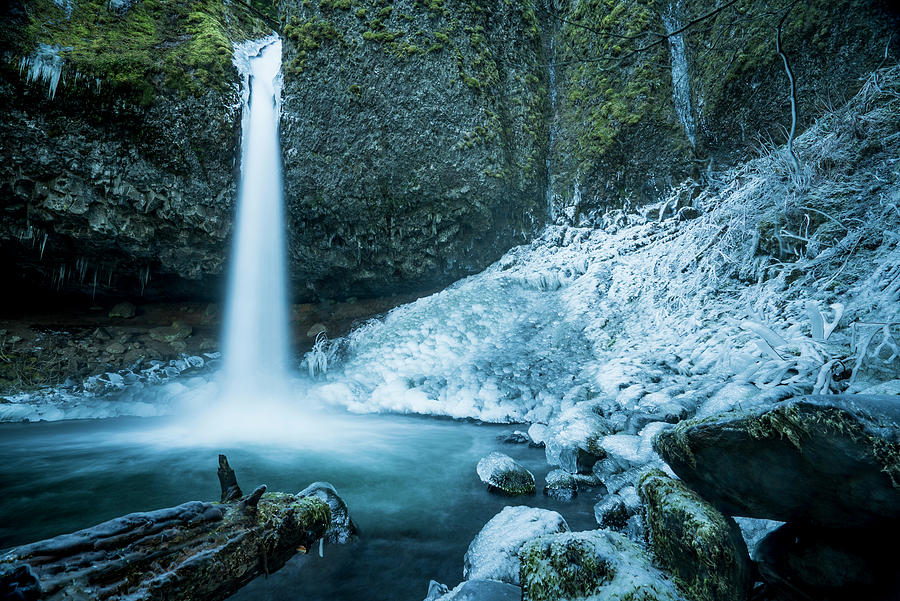 Horsetail Falls, Oregon Photograph by Matthew DeLorme - Fine Art America