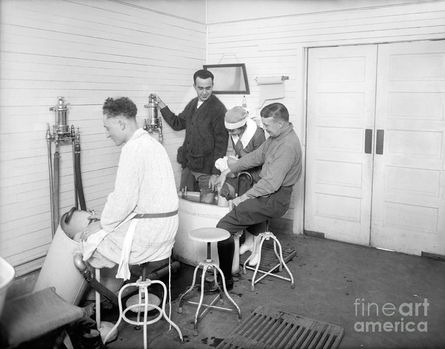 Washington D.c. Photograph - Hospital Hydrotherapy, 1920s by Library Of Congress