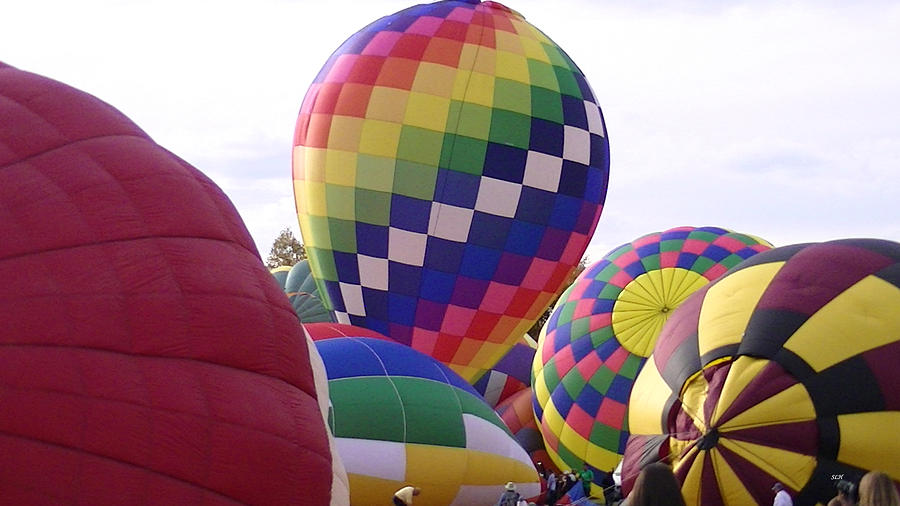 Colors Photograph - Hot Air Balloons by Lee Hartsell Colors Photograph - Hot Air Balloons by Lee Hartsell