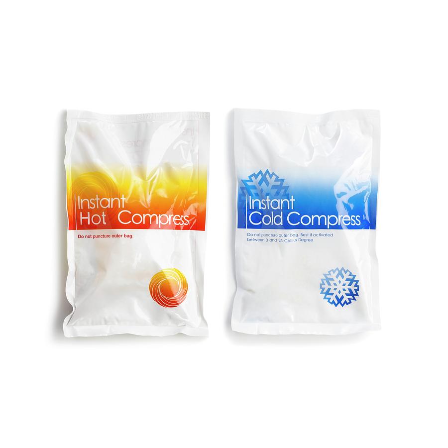 Hot And Cold Compresses Photograph by Science Photo Library