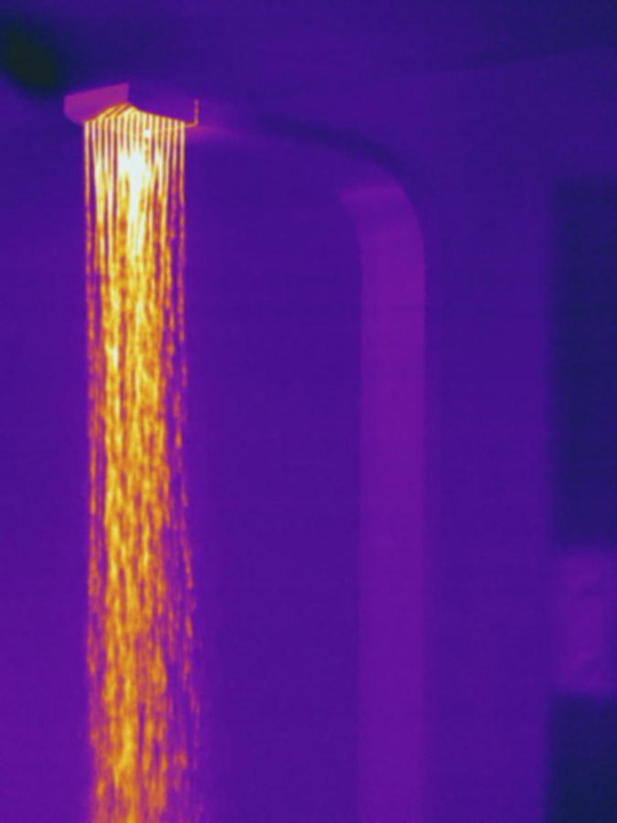 Hot Shower, Thermogram Photograph by Science Stock Photography