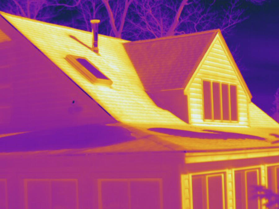 House On A Winter Day, Thermogram Photograph by Science Stock Photography