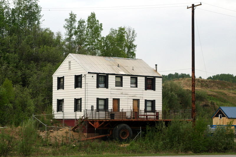 Scenic Photograph - House on Wheels by Dick Willis