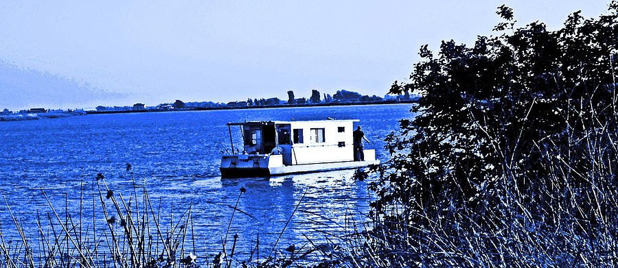 Houseboating on the Delta Photograph by Joseph Coulombe