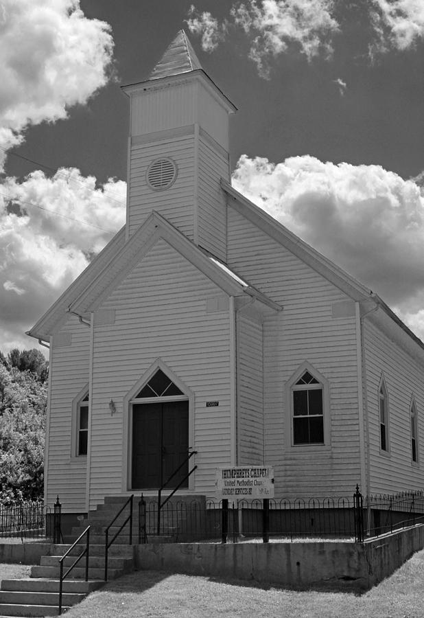 Humphreys Chapel - Craig County Virginia Photograph by Suzanne Gaff