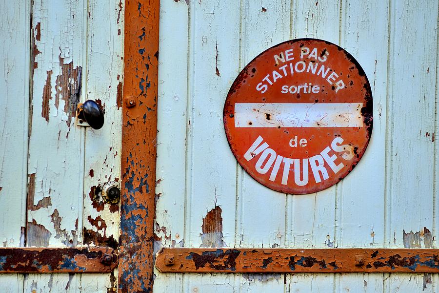 Hurdy-gurdy Photograph - Hurdy-gurdy garage door by Patrick Pestre Hurdy-gurdy Photograph - Hurdy-gurdy garage door by Patrick Pestre