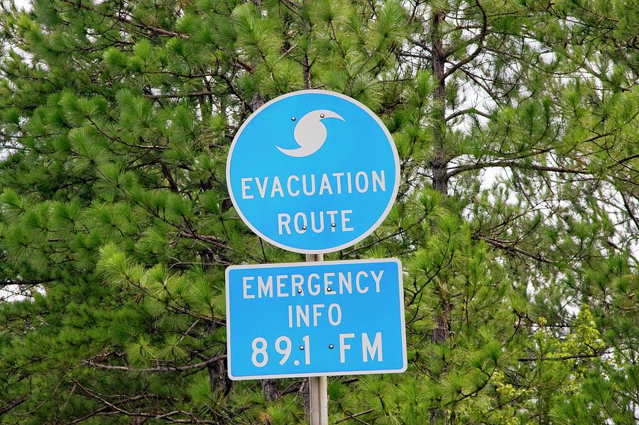 Hurricane Evacuation Sign Photograph by Jim Edds/science Photo Library