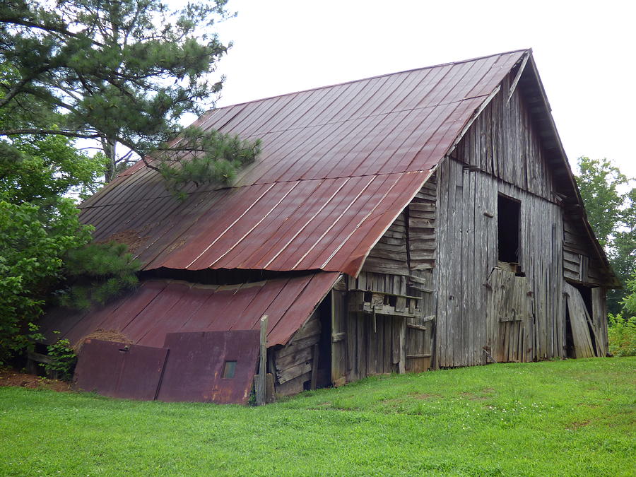 Hyde Farm Barn Photograph by Beverly Martin - Fine Art America