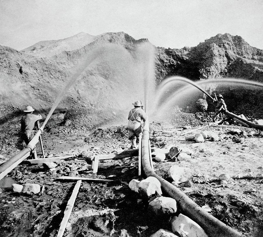 Hydraulic Mining Photograph by Library Of Congress/science Photo ...