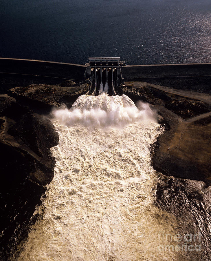 Hydroelectric Dam Photograph by Publiphoto