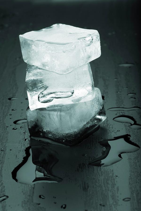 Ice Cubes Photograph by Wladimir Bulgar/science Photo Library