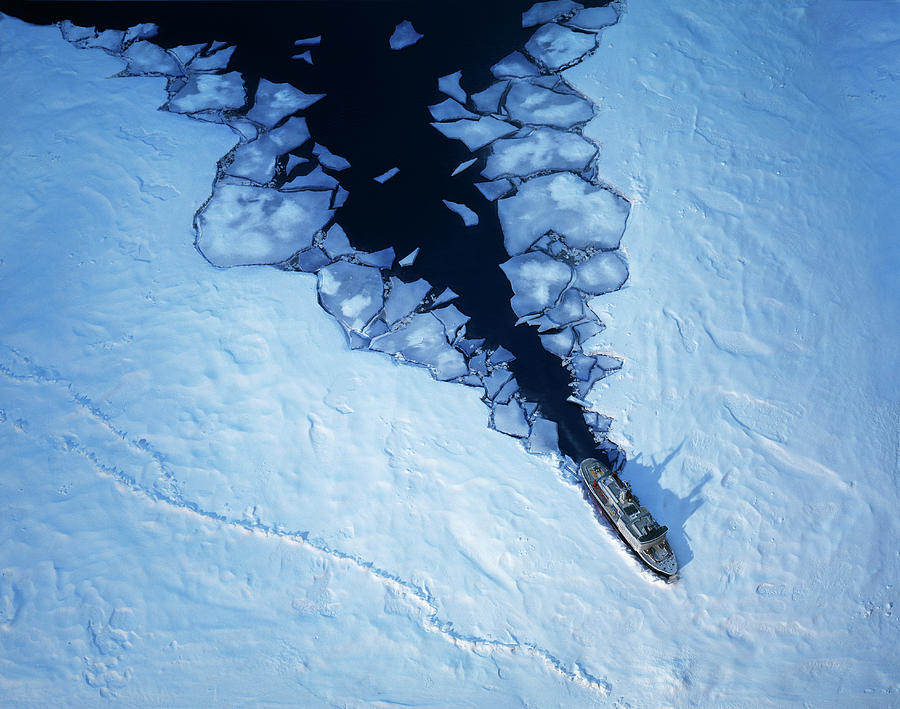 https://images.fineartamerica.com/images-medium-large-5/icebreaking-ship-breaking-through-ice-curtis-johnson.jpg