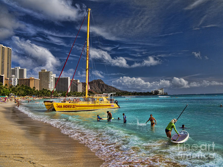 Oahu Photograph - Idyllic Waikiki Beach by David Smith