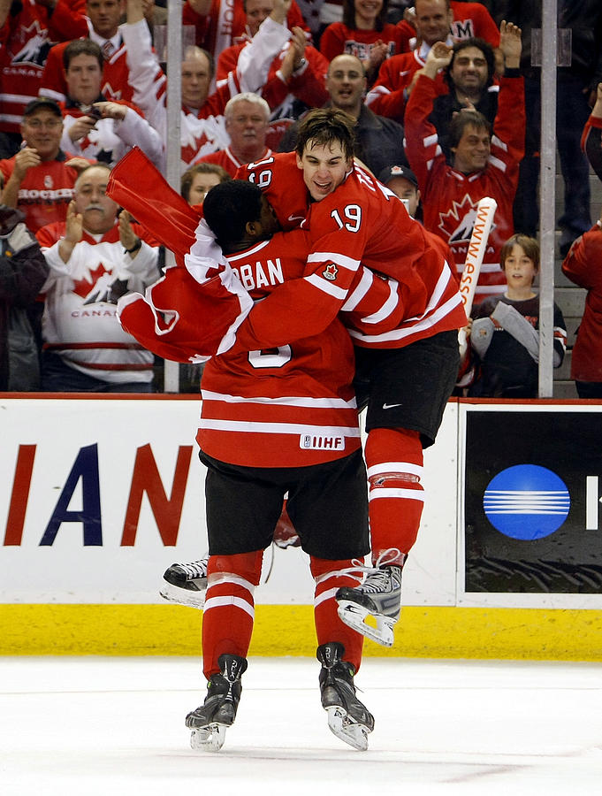 IIHF World Juniors Gold Medal Game - Canada v Sweden Photograph by Dave Sandford IIHF World Juniors Gold Medal Game - Canada v Sweden Photograph by Dave Sandford