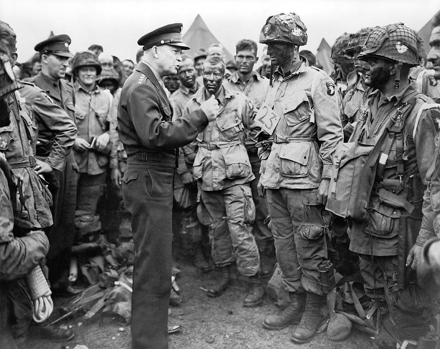 Ike With D-Day Paratroopers Photograph by Underwood Archives