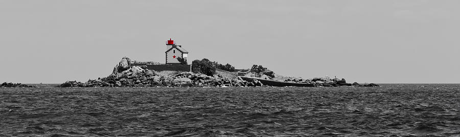 Ile Harbour lighthouse Photograph by Gary Eason