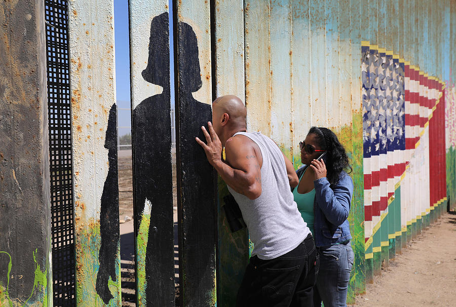 Immigration And Border Security Issues Loom Heavy In Upcoming U.S. Elections Photograph by John Moore Immigration And Border Security Issues Loom Heavy In Upcoming U.S. Elections Photograph by John Moore