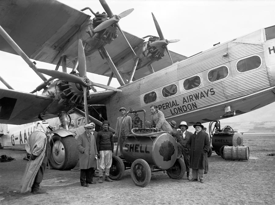 Transportation Photograph - Imperial Airways aeroplane, 1931 by Science Photo Library