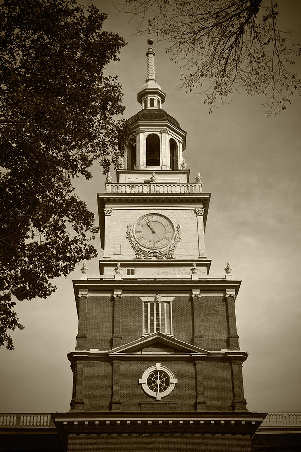 Independence Hall - BW Photograph by Lou Ford