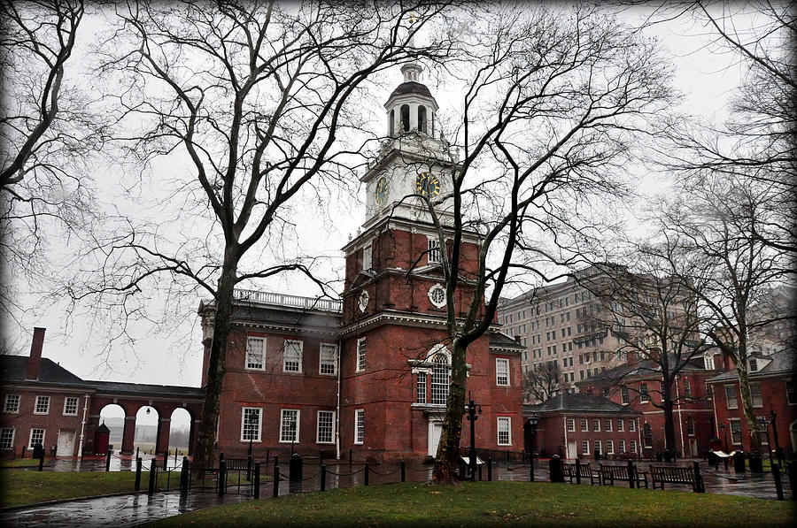 Independence Hall in the Morning Photograph by Bill Cannon