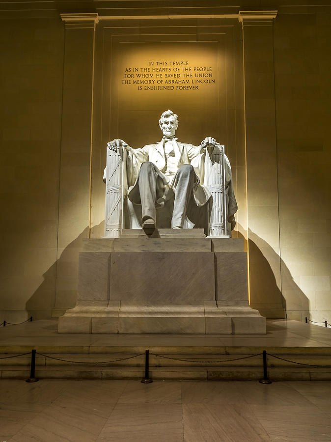 Inside the Lincoln Memorial Photograph by David Morefield